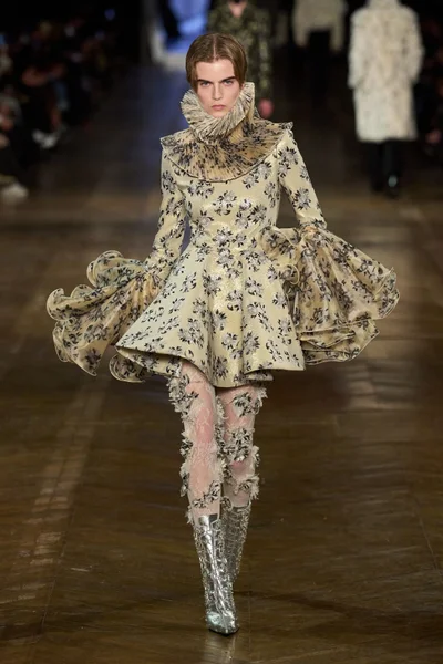 Look 39